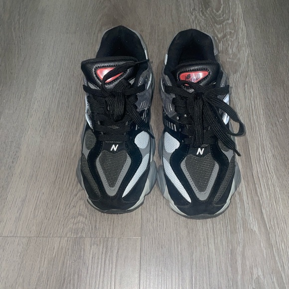 Size 6 New balance 9060 Black Castlerock - Picture 3 of 8